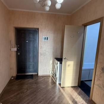 Продается 1-комнатная квартира, 42 м²