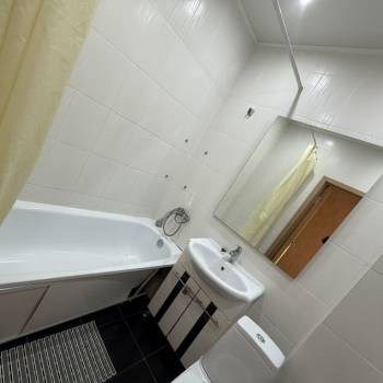 Продается 1-комнатная квартира, 42 м²