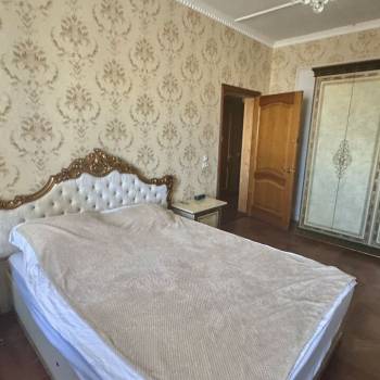 Сдается 1-комнатная квартира, 82 м²