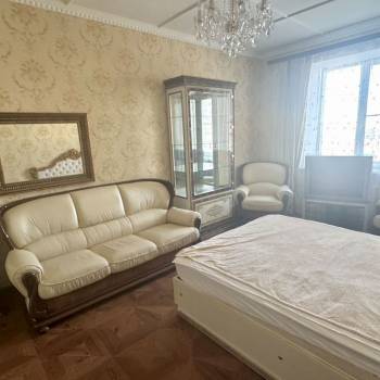 Сдается 1-комнатная квартира, 82 м²