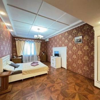 Сдается 1-комнатная квартира, 82 м²