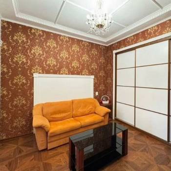 Сдается 1-комнатная квартира, 82 м²