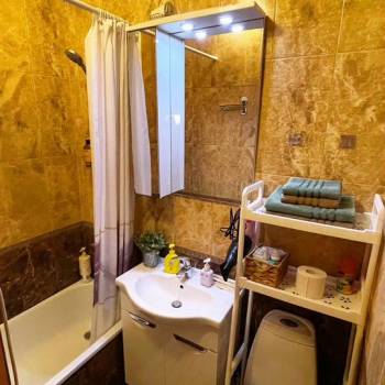 Сдается 1-комнатная квартира, 82 м²