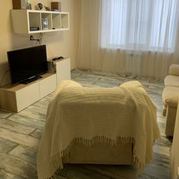 Продается 1-комнатная квартира, 73,2 м²