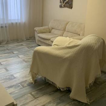 Продается 1-комнатная квартира, 73,2 м²
