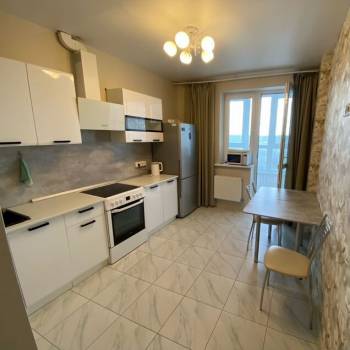 Сдается 1-комнатная квартира, 42 м²