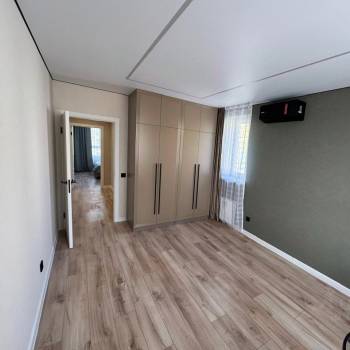 Продается Многокомнатная квартира, 71 м²