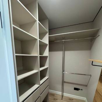 Продается Многокомнатная квартира, 71 м²