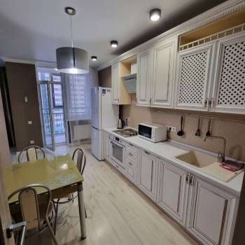 Сдается 1-комнатная квартира, 42 м²