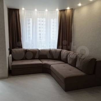 Сдается 1-комнатная квартира, 52 м²