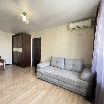 Продается 1-комнатная квартира, 30,4 м²