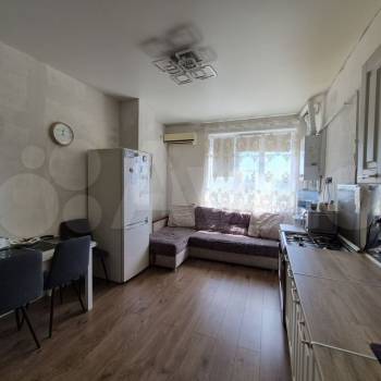 Продается 1-комнатная квартира, 49 м²