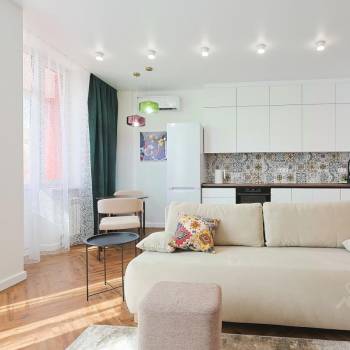 Сдается 1-комнатная квартира, 55 м²