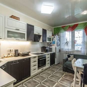 Продается 1-комнатная квартира, 42 м²