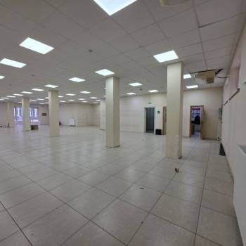 Сдается Нежилое помещение, 500 м²