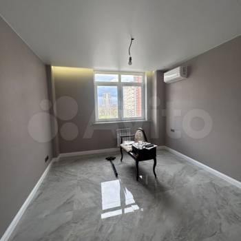 Продается Многокомнатная квартира, 102 м²