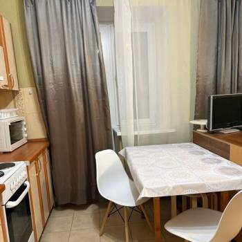 Сдается 1-комнатная квартира, 37 м²