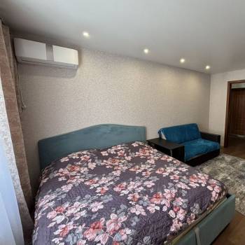 Продается 1-комнатная квартира, 37 м²