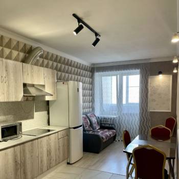 Сдается 1-комнатная квартира, 46 м²