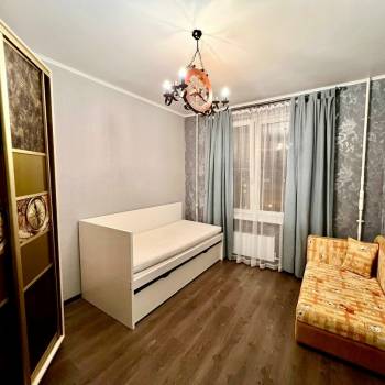 Сдается 1-комнатная квартира, 55 м²