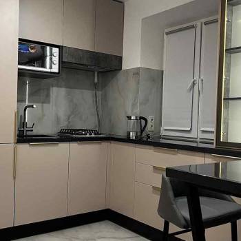 Сдается 1-комнатная квартира, 42 м²