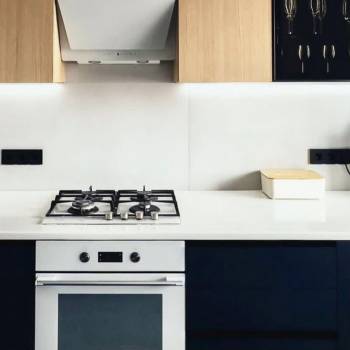 Продается 1-комнатная квартира, 74 м²
