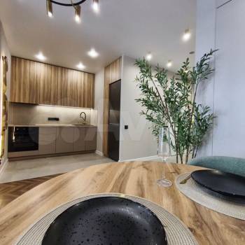 Продается 1-комнатная квартира, 42 м²