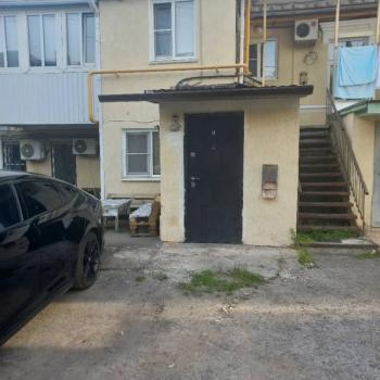 Продается 3-х комнатная квартира, 48 м²