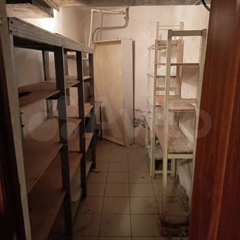 Сдается Нежилое помещение, 300 м²
