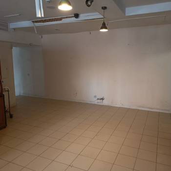 Сдается Нежилое помещение, 300 м²