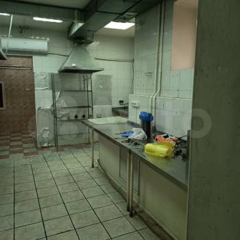 Сдается Нежилое помещение, 300 м²