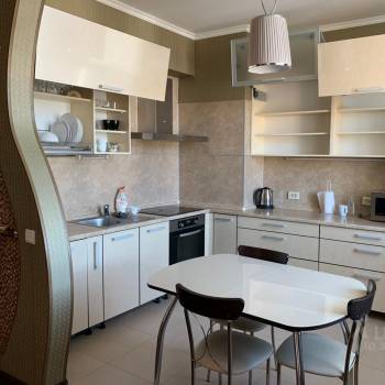 Сдается 2-х комнатная квартира, 80 м²