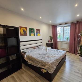 Продается 1-комнатная квартира, 46 м²
