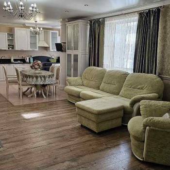 Сдается Многокомнатная квартира, 130 м²
