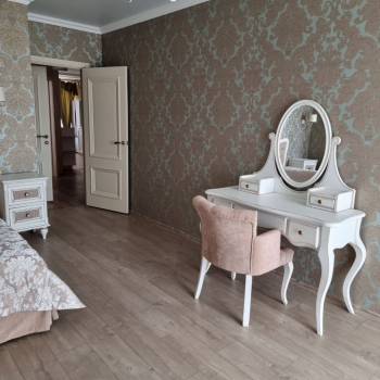 Сдается Многокомнатная квартира, 130 м²