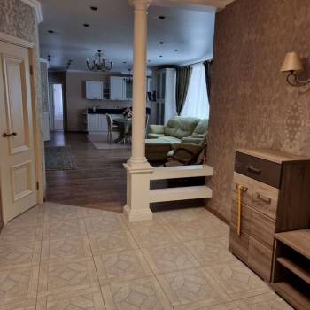 Сдается Многокомнатная квартира, 130 м²