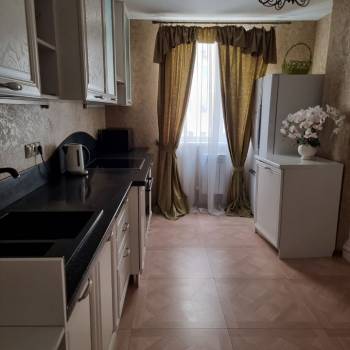 Сдается Многокомнатная квартира, 130 м²