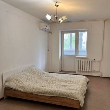 Продается 1-комнатная квартира, 40 м²