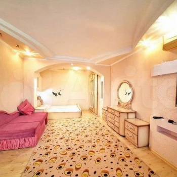 Продается 1-комнатная квартира, 46 м²