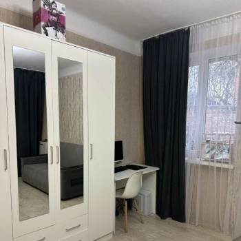 Продается 1-комнатная квартира, 32 м²