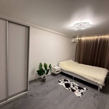 Сдается 1-комнатная квартира, 51 м²