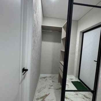 Продается 1-комнатная квартира, 42 м²