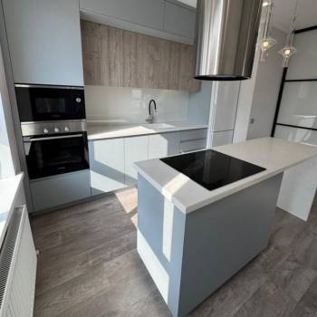 Продается 1-комнатная квартира, 57 м²