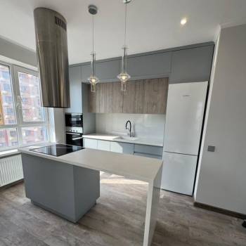 Продается 1-комнатная квартира, 57 м²