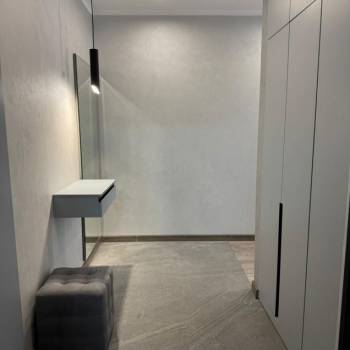 Продается 1-комнатная квартира, 57 м²