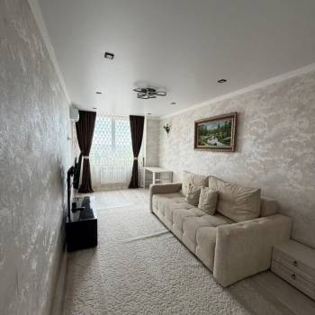 Сдается 1-комнатная квартира, 50 м²