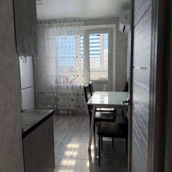 Продается 1-комнатная квартира, 37,4 м²