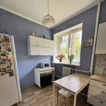 Продается Многокомнатная квартира, 100 м²