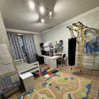 Продается Многокомнатная квартира, 100 м²