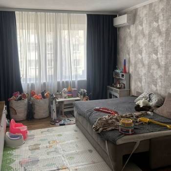 Продается 1-комнатная квартира, 64 м²